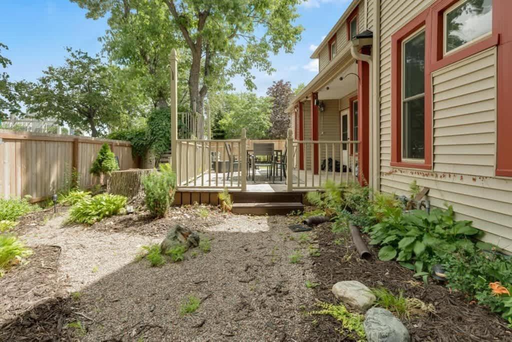 City Oasis Awaits Cozy DT Home With Hot Tub Vikings Minneapolis Exterior photo