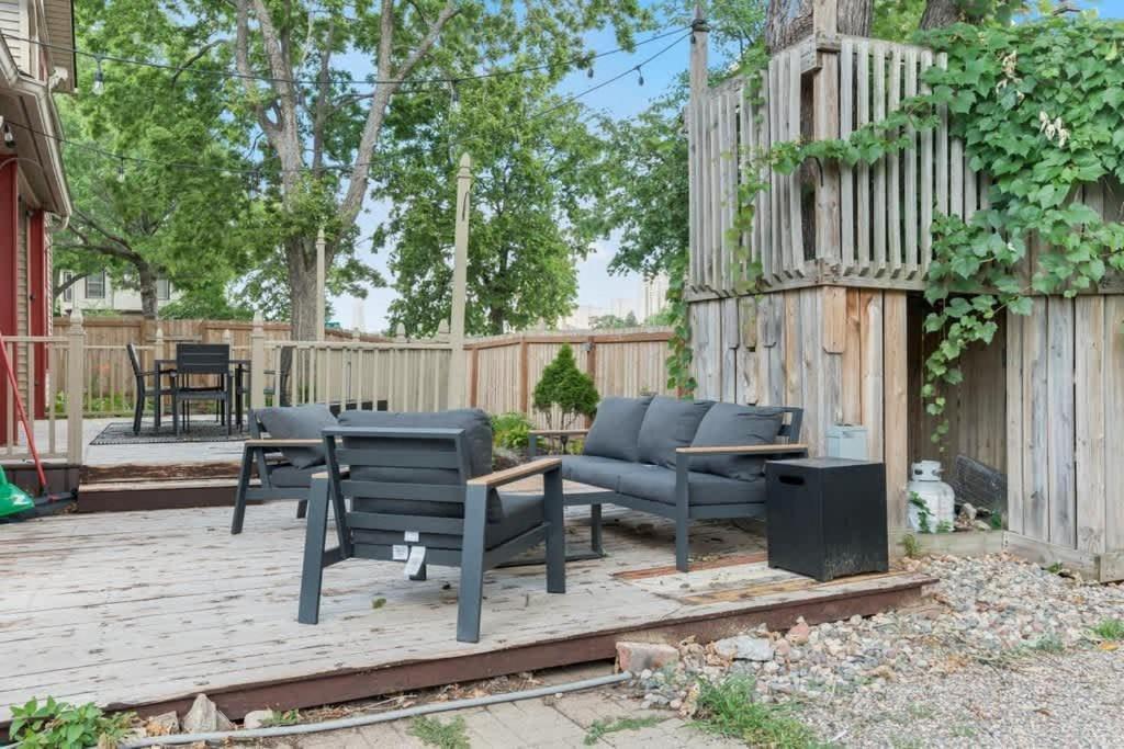 City Oasis Awaits Cozy DT Home With Hot Tub Vikings Minneapolis Exterior photo